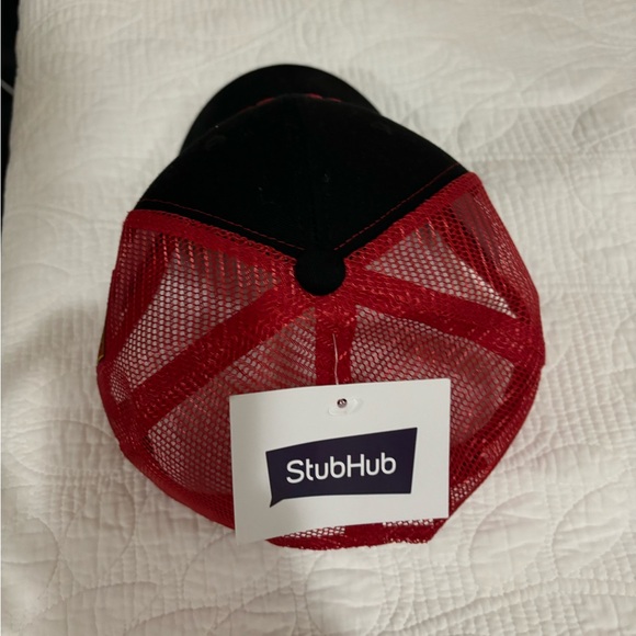 Harry Potter Gryffindor New York Yankees Hat - Picture 7 of 7